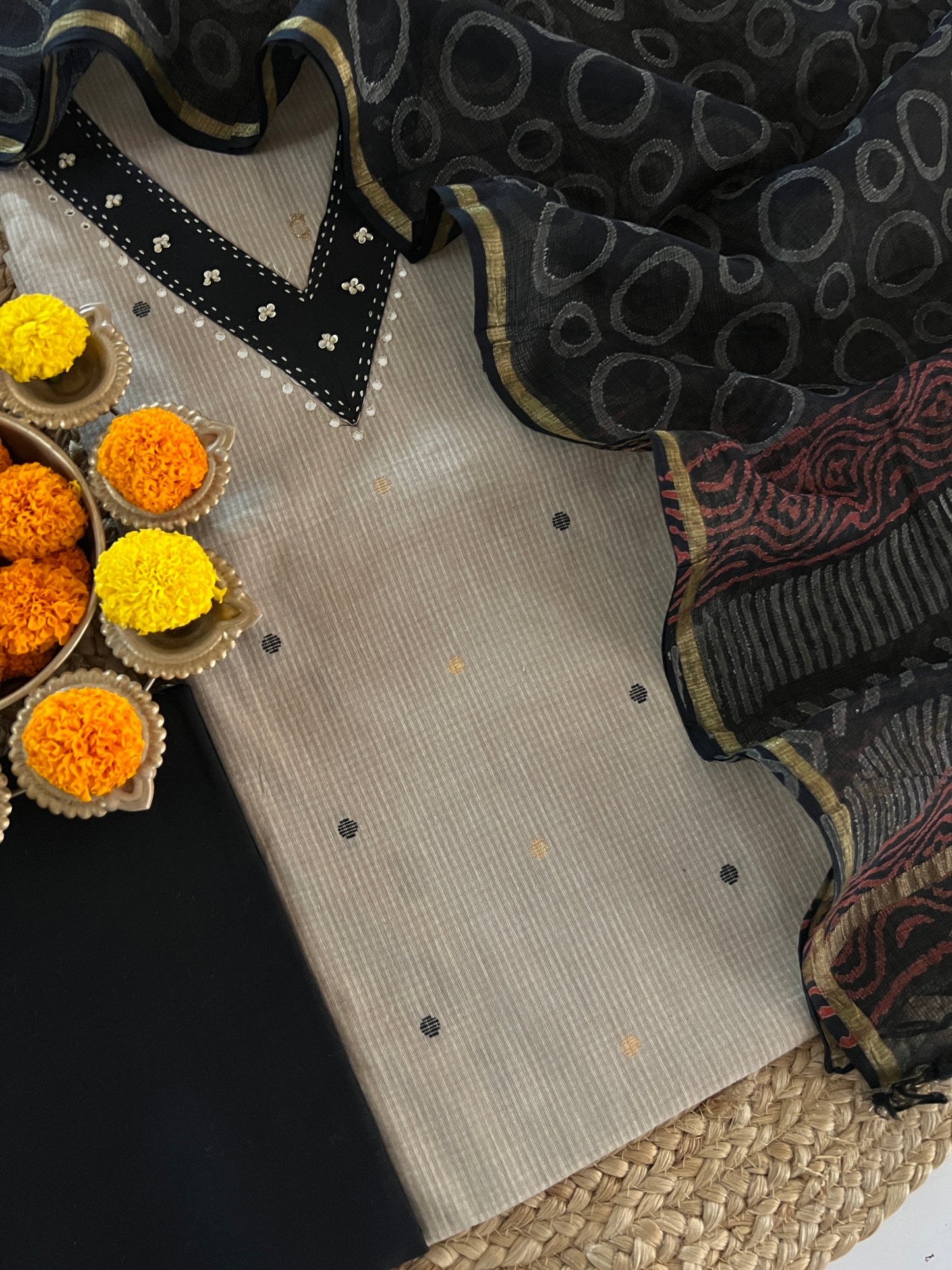 HANDLOOM SUIT (PH8358)