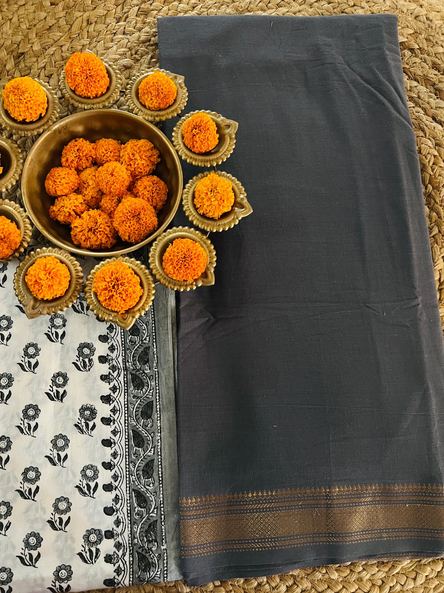 HANDLOOM COMBO (PH8470)