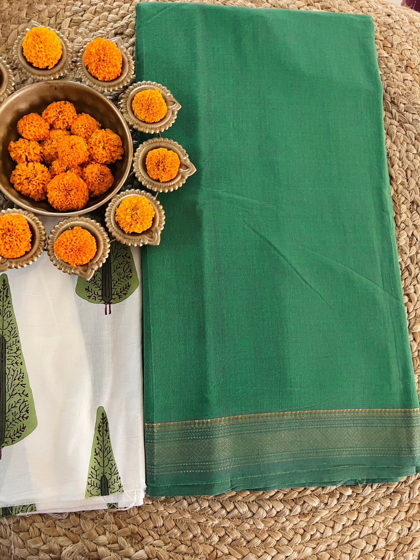 HANDLOOM COMBO (PH8473)