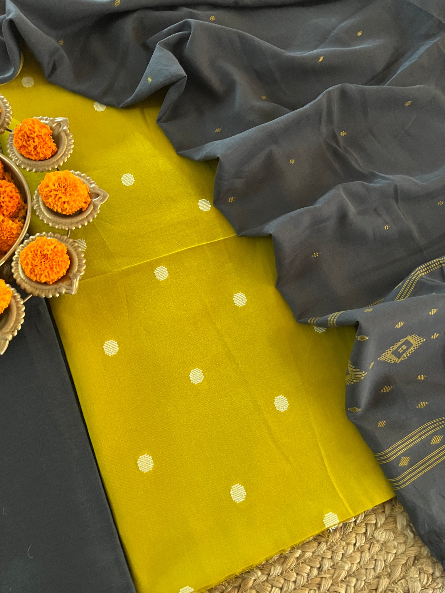 HANDLOOM SUIT (PH8478)