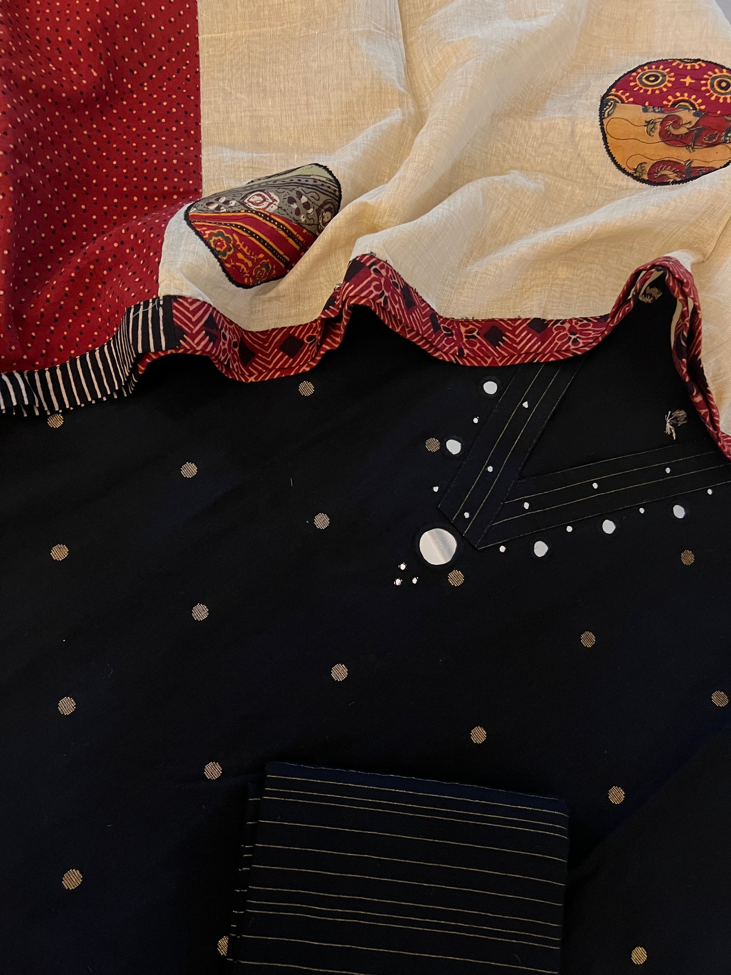HANDLOOM SUIT (PH8575)