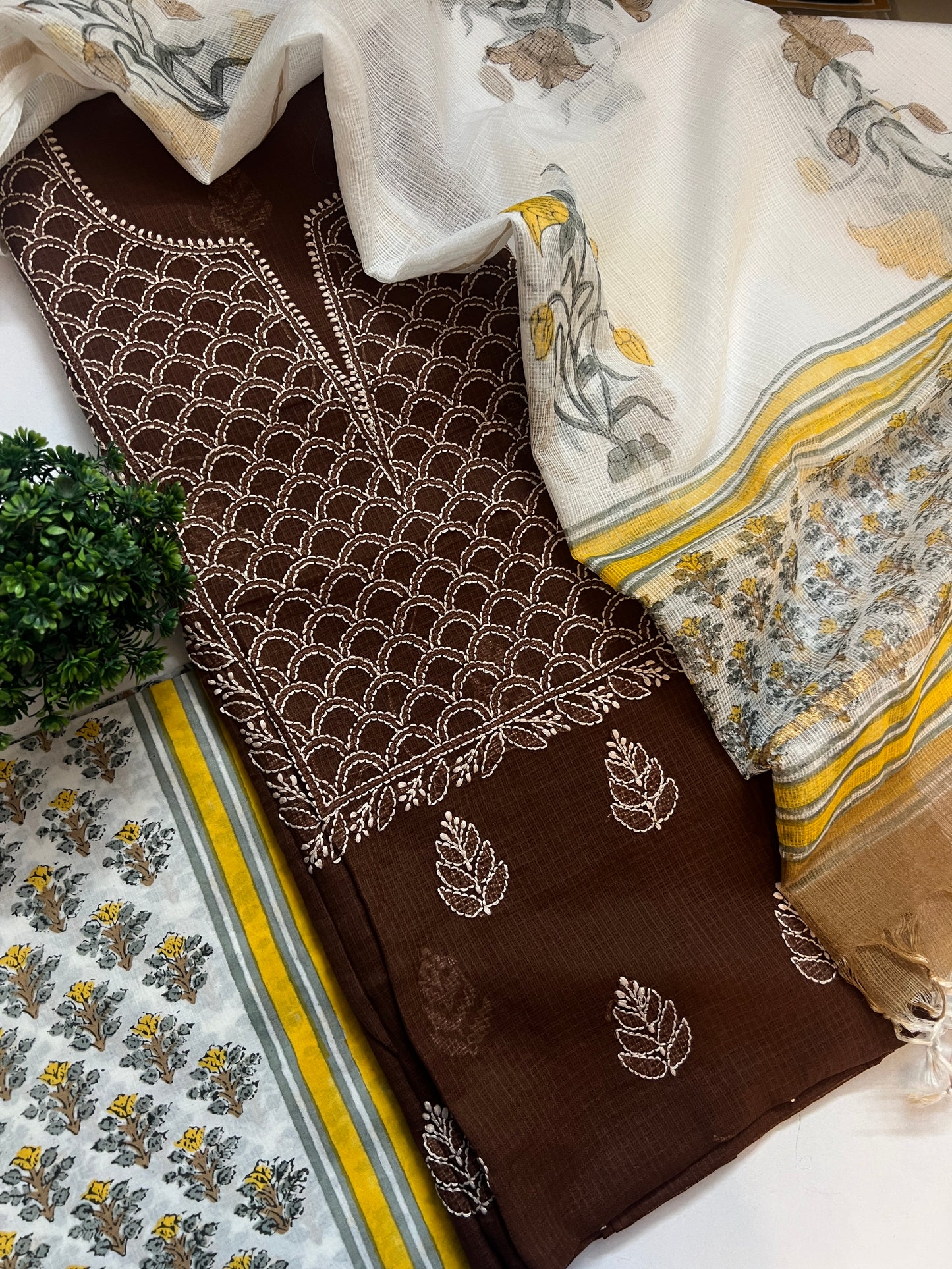 CHIKANKARI SUIT (PH8678)