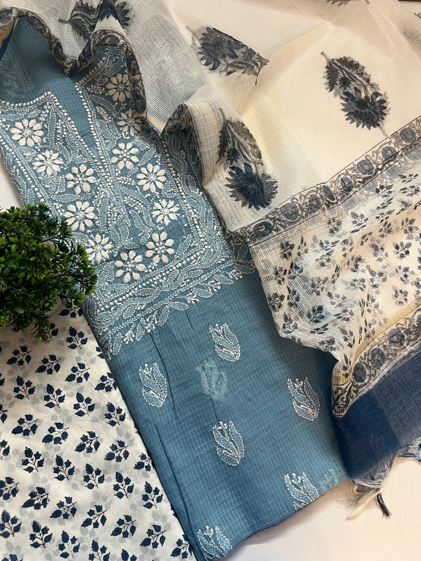 CHIKANKARI SUIT (PH8680)