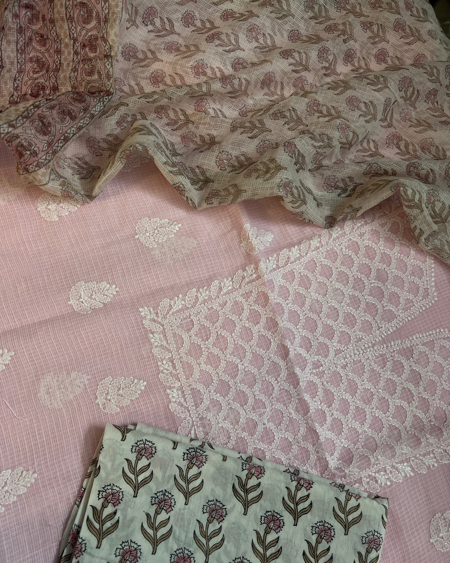 CHIKANKARI SUITS (PH8692)