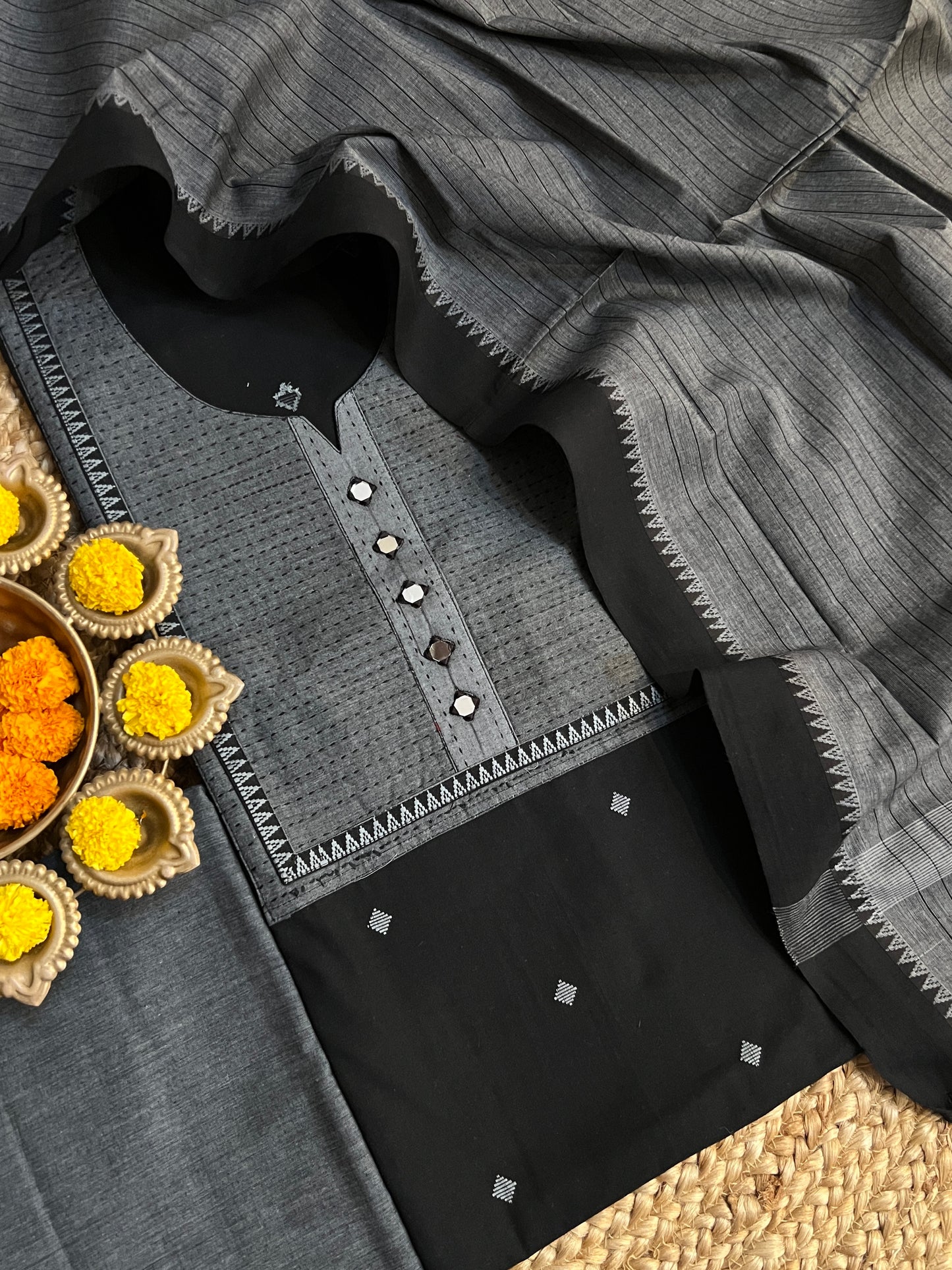 HANDLOOM SUITS (PH8812)