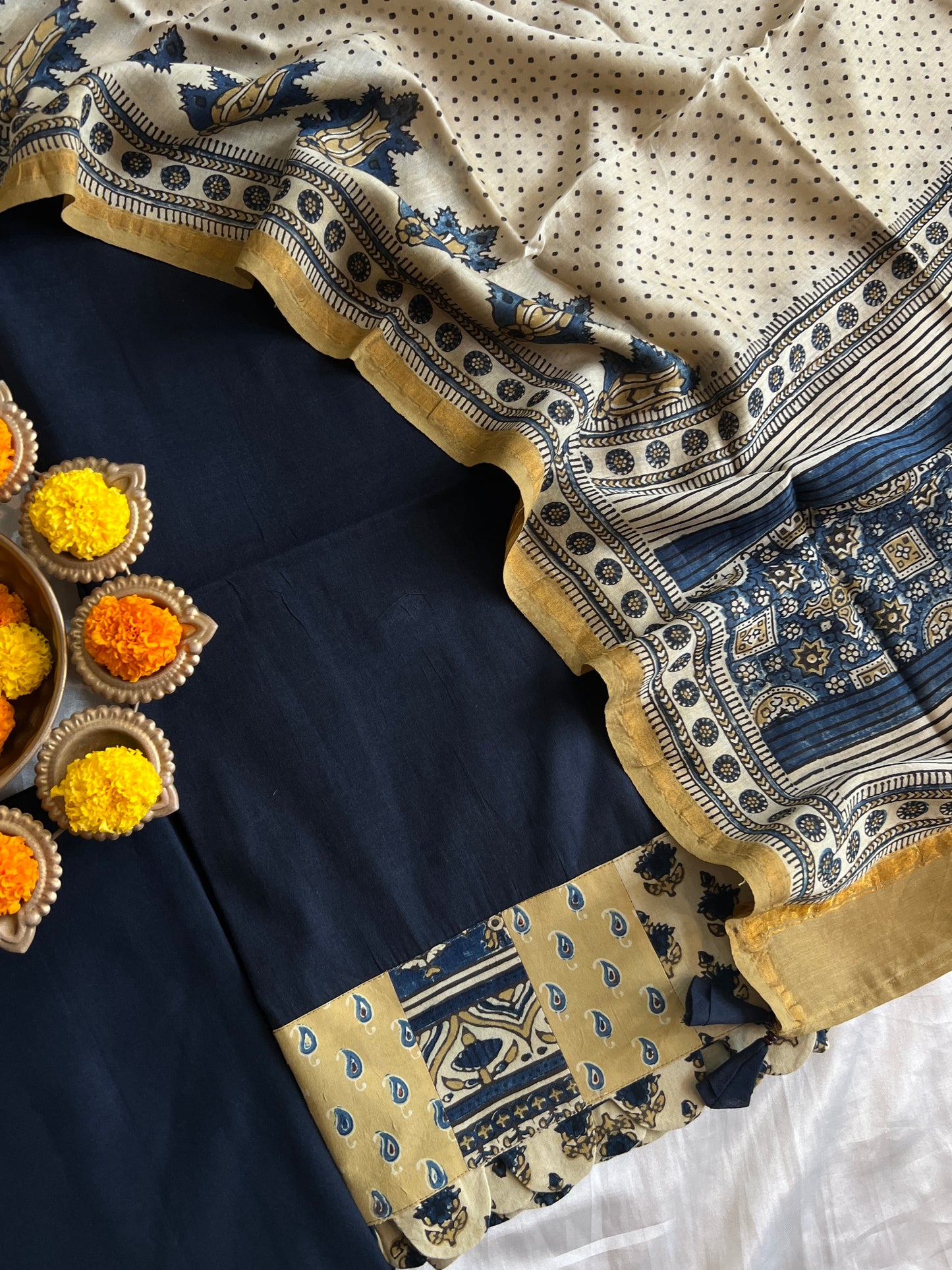 HANDLOOM SUITS (PH8918)