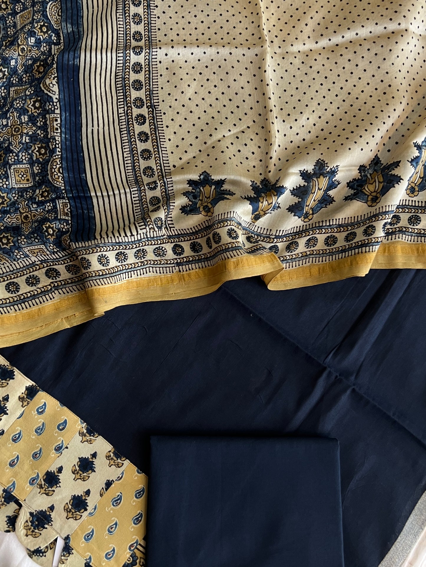 HANDLOOM SUITS (PH8918)