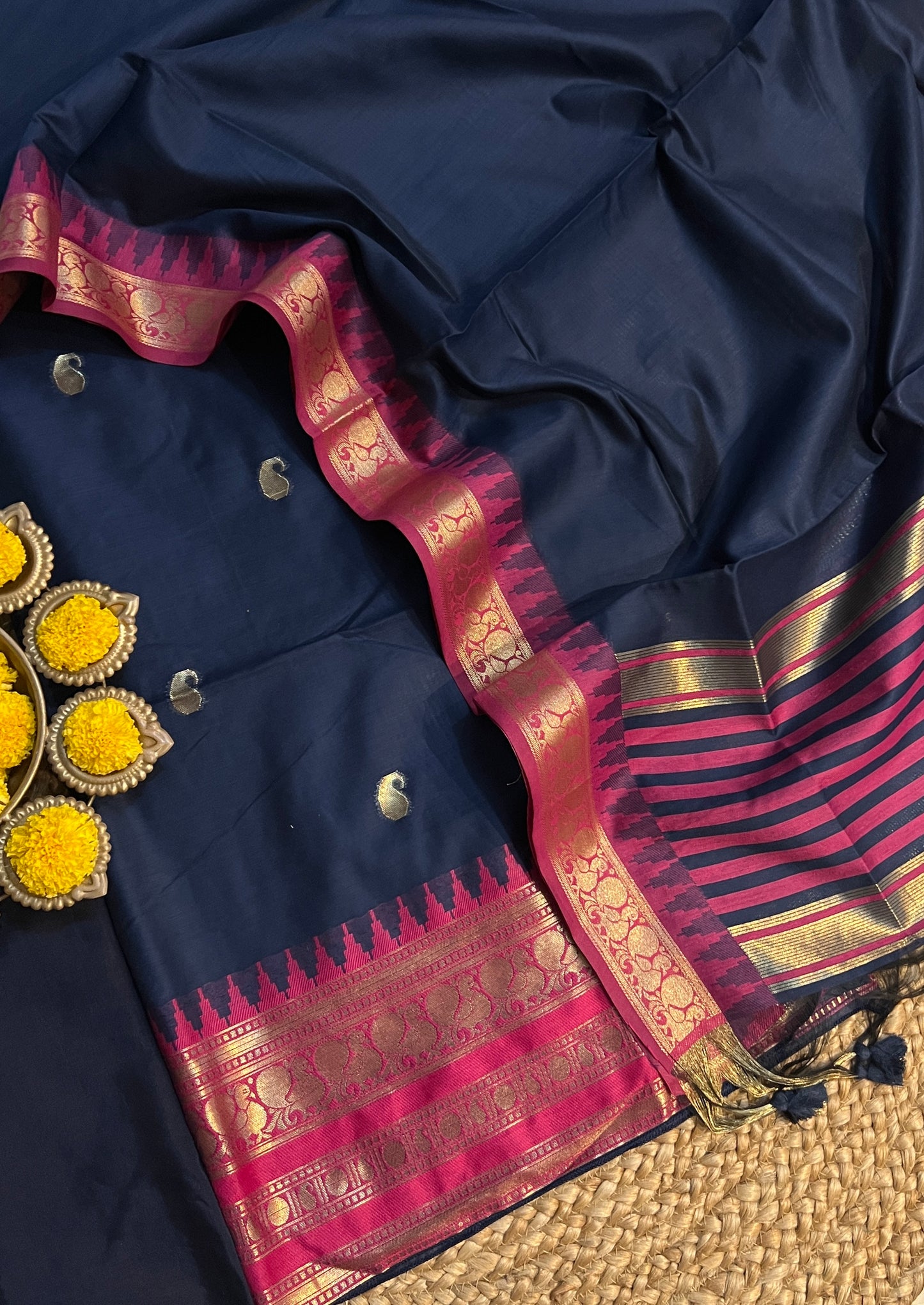 MUNGA COTTON JAMDANI SUITS (PH9116)