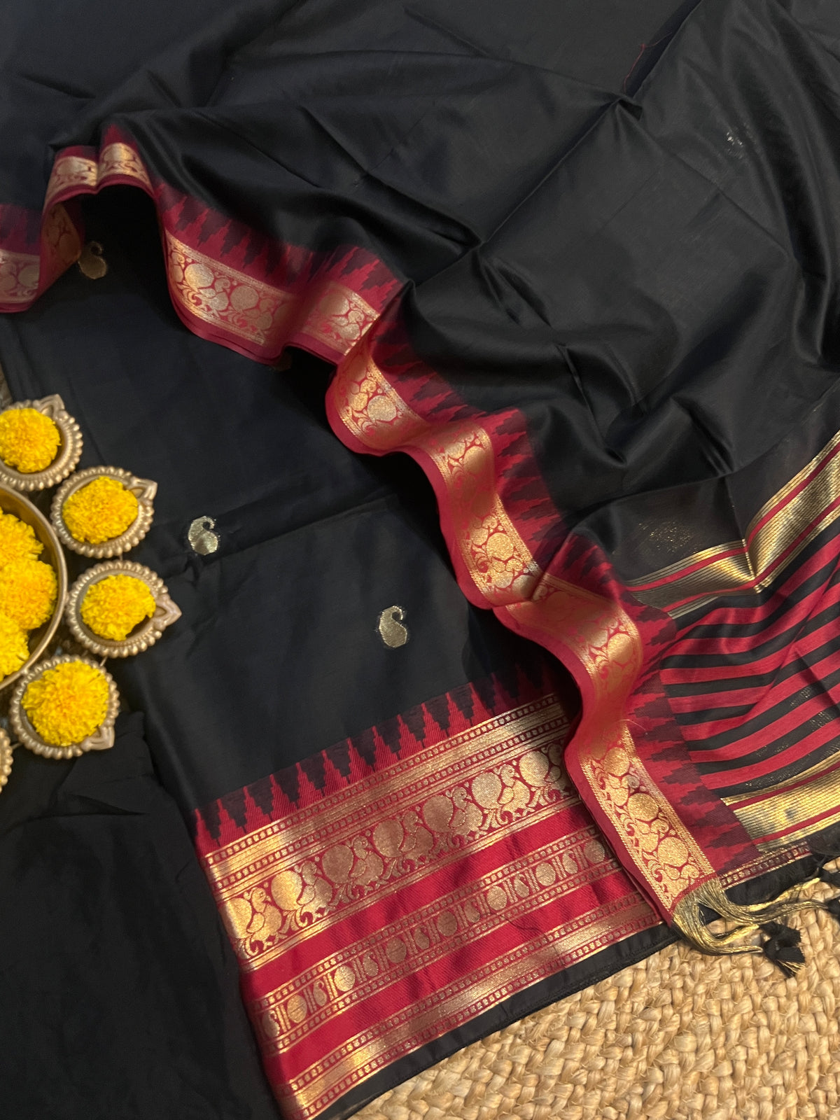 MUNGA COTTON JAMDANI SUITS (PH9117)