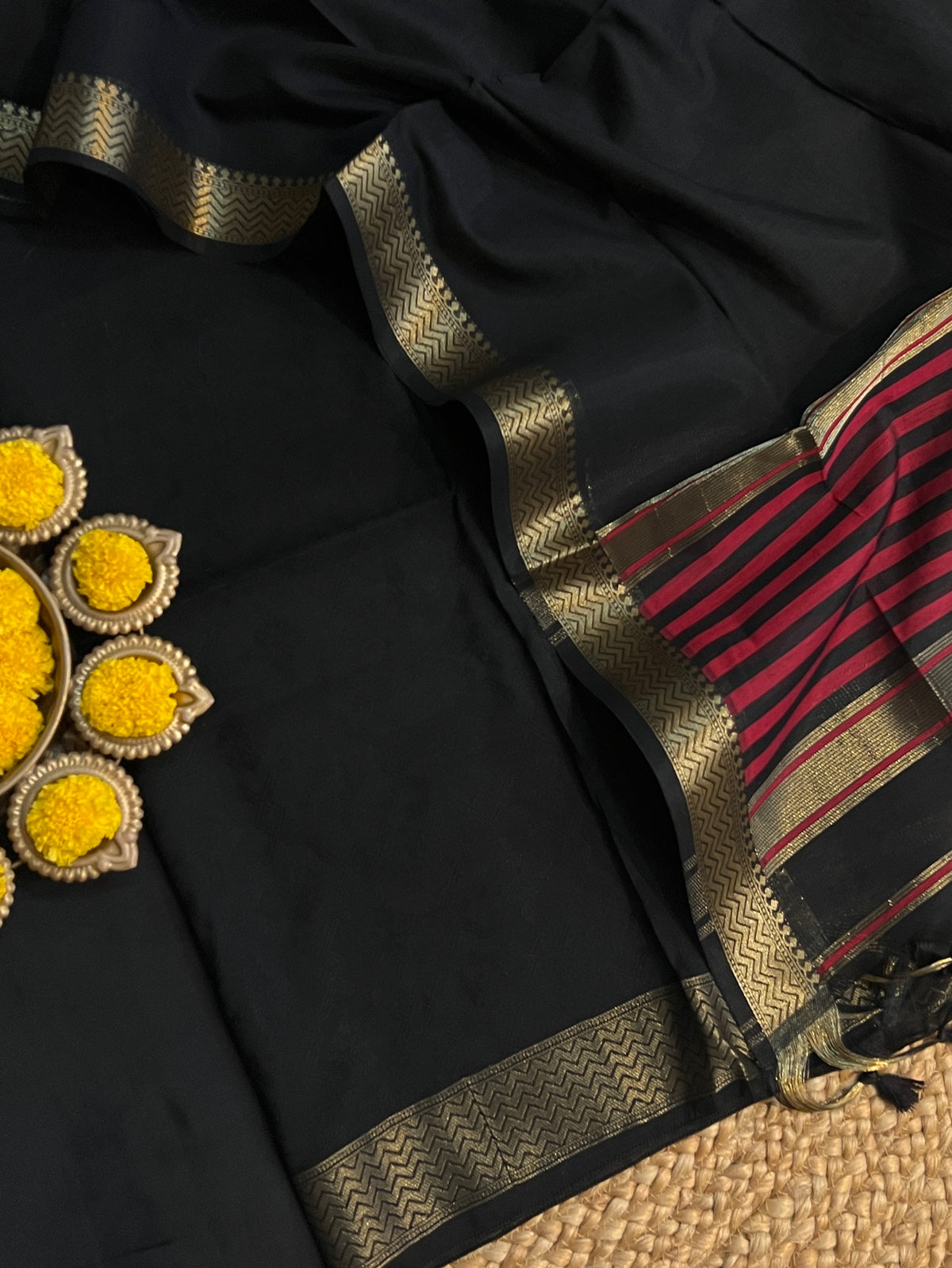 MUNGA COTTON JAMDANI SUITS (PH9122)