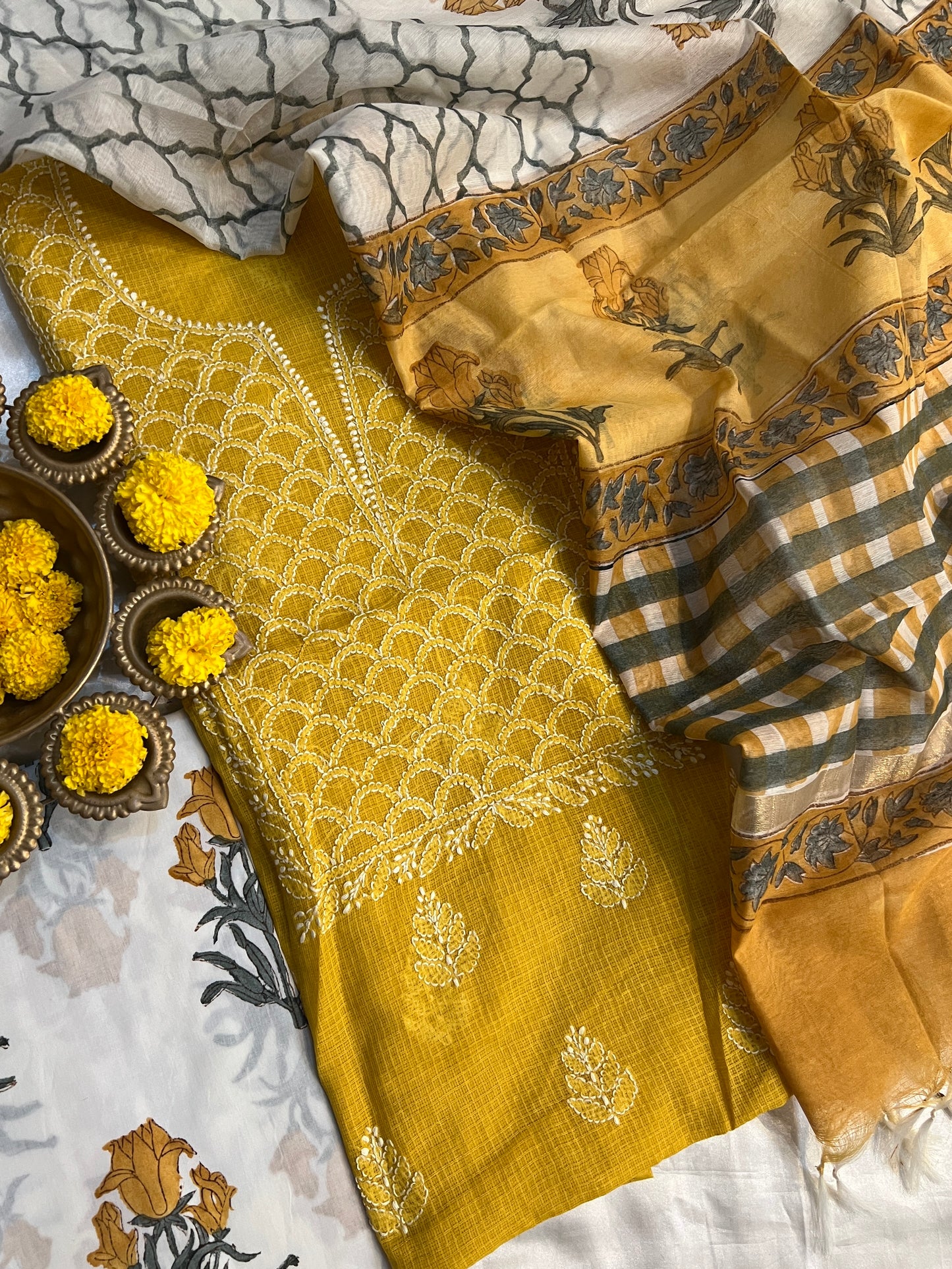 CHIKANKARI SUIT (PH9189)