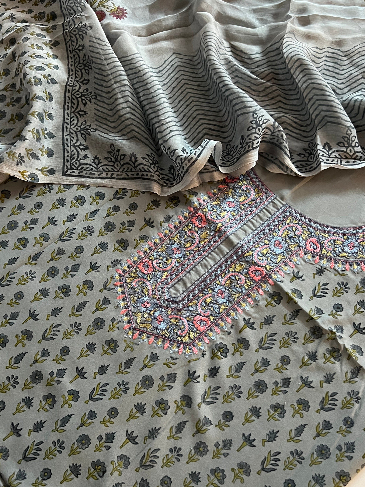 CAMBRIC COTTON SUIT (PH9559)