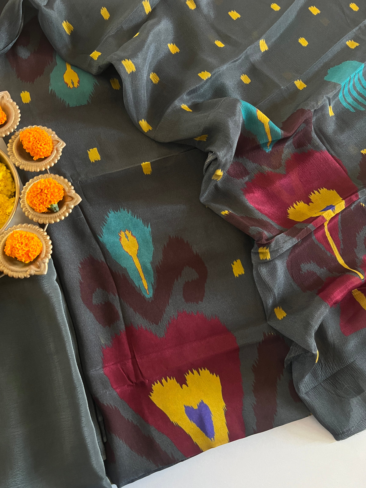 CREPE SUIT (PH9580)