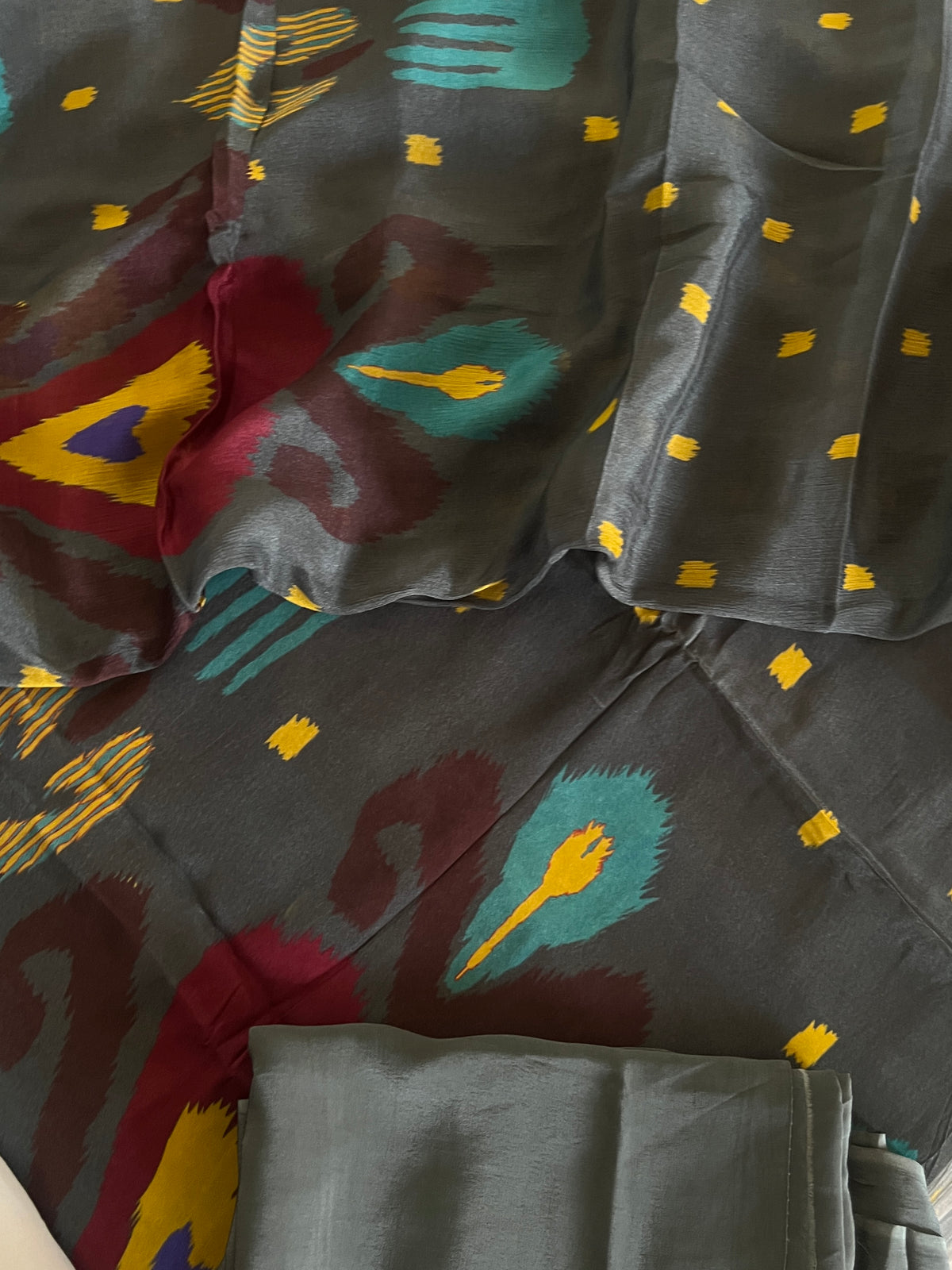CREPE SUIT (PH9580)
