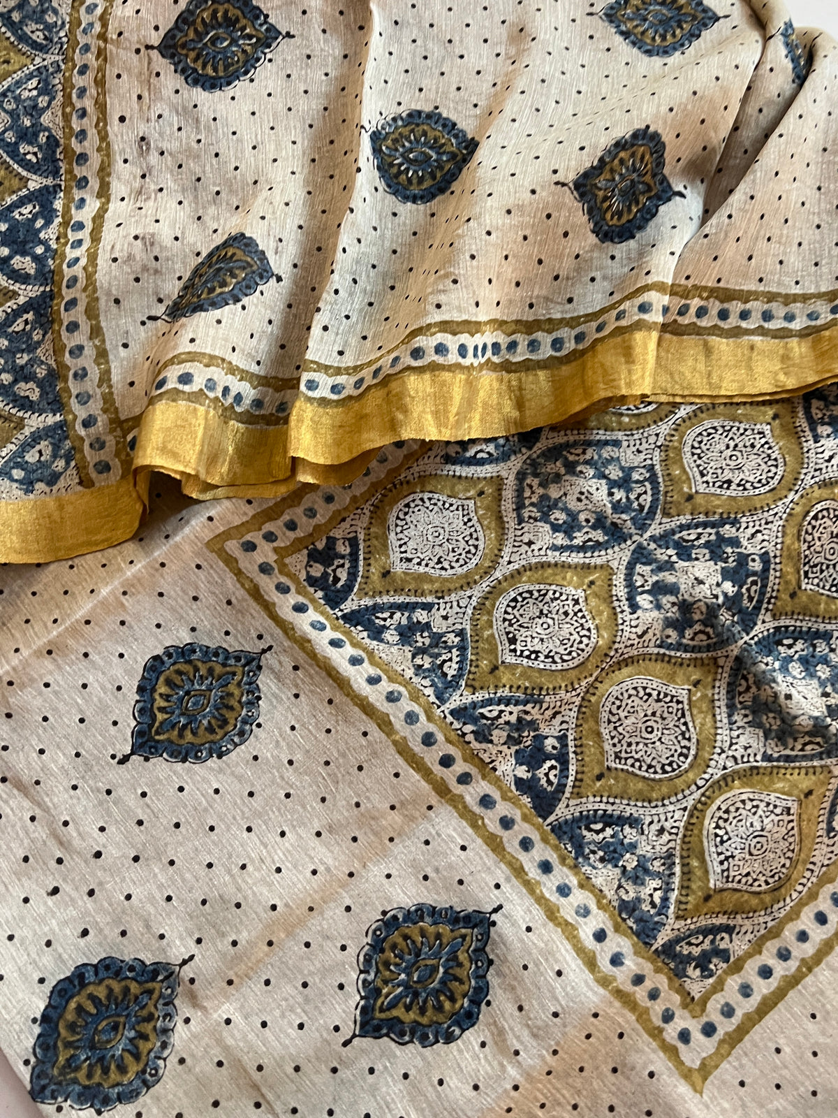 AJRAKH LINEN SILK SUIT (PH9597)