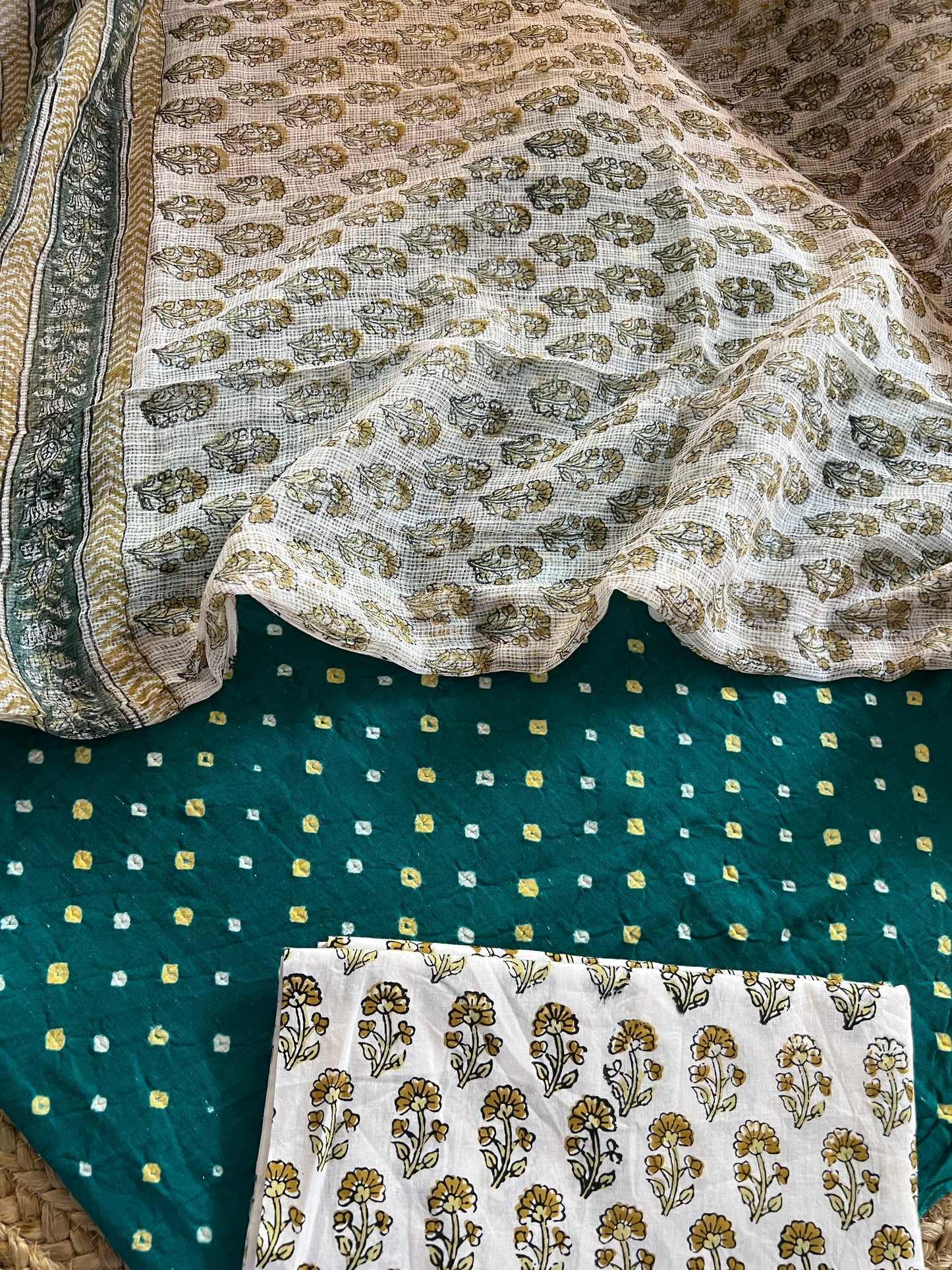 BANDHANI SUITS (PH8768)