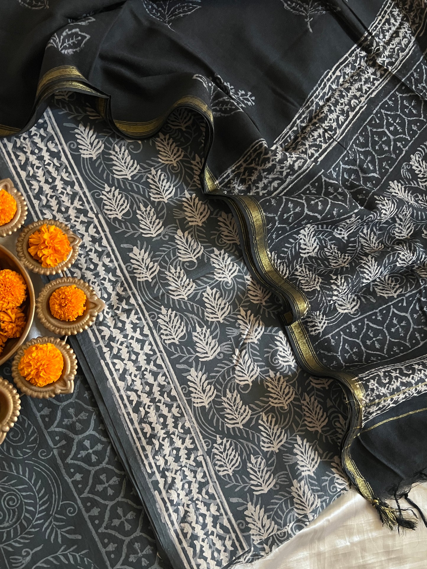COTTON BLOCK PRINT SUITS